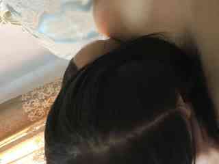 野战90后大三学妹小曼自驾游空旷小树林舔舐长屌吸硬后崛起屁股求插.mkv